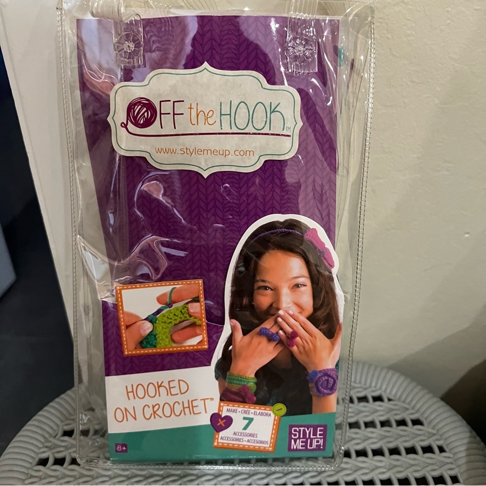 BNWT Hook on Crochet